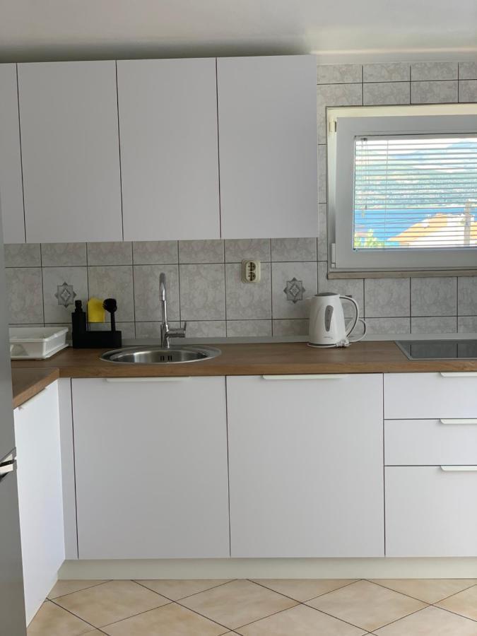 Seaview Apartment Rose 2 تروغير المظهر الخارجي الصورة