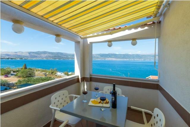 Seaview Apartment Rose 2 تروغير المظهر الخارجي الصورة